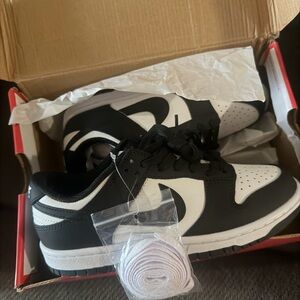 Men’s Nike dunk lows size 8 1/2